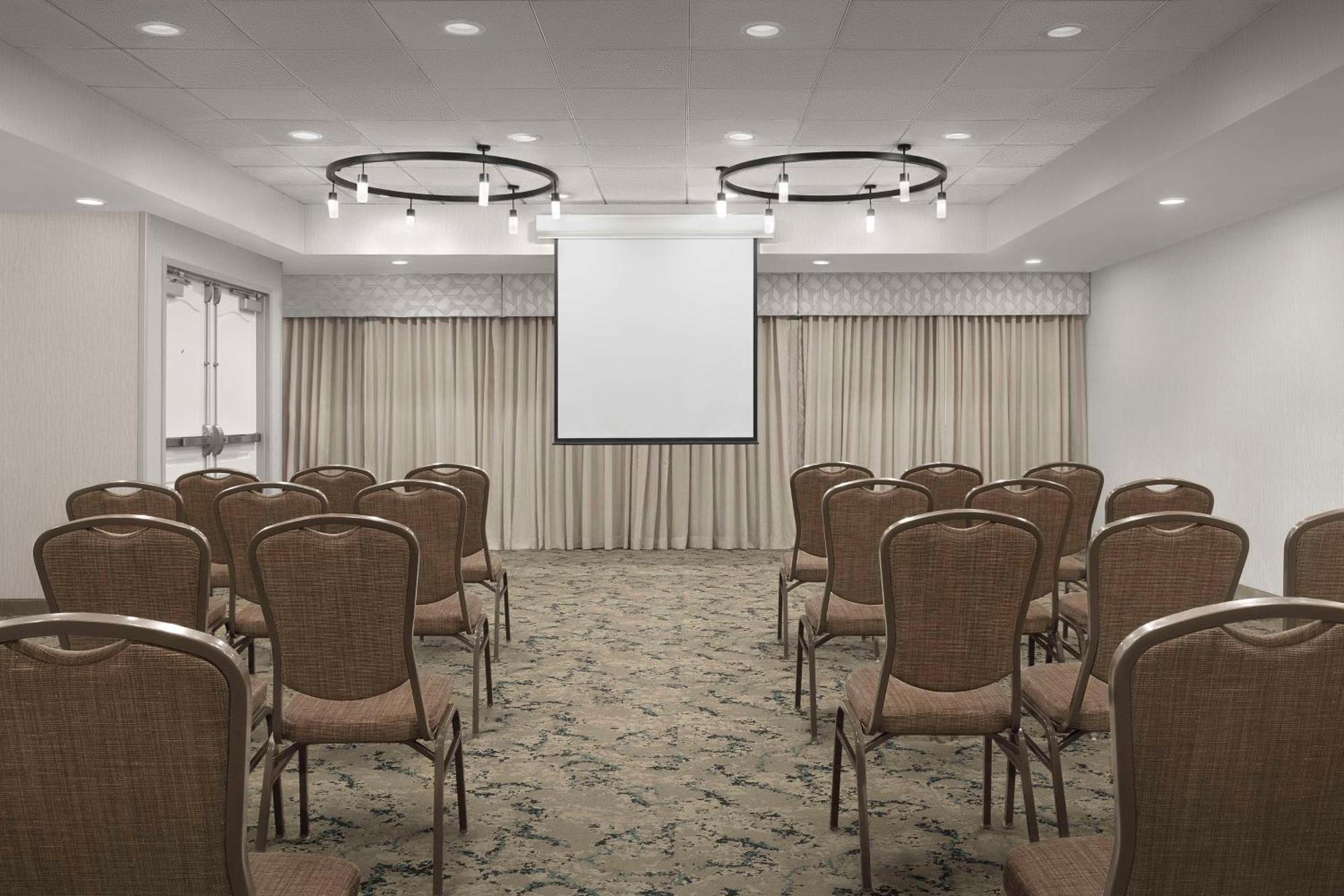 Hilton Garden Inn Raleigh Capital Blvd I-540 Exterior foto
