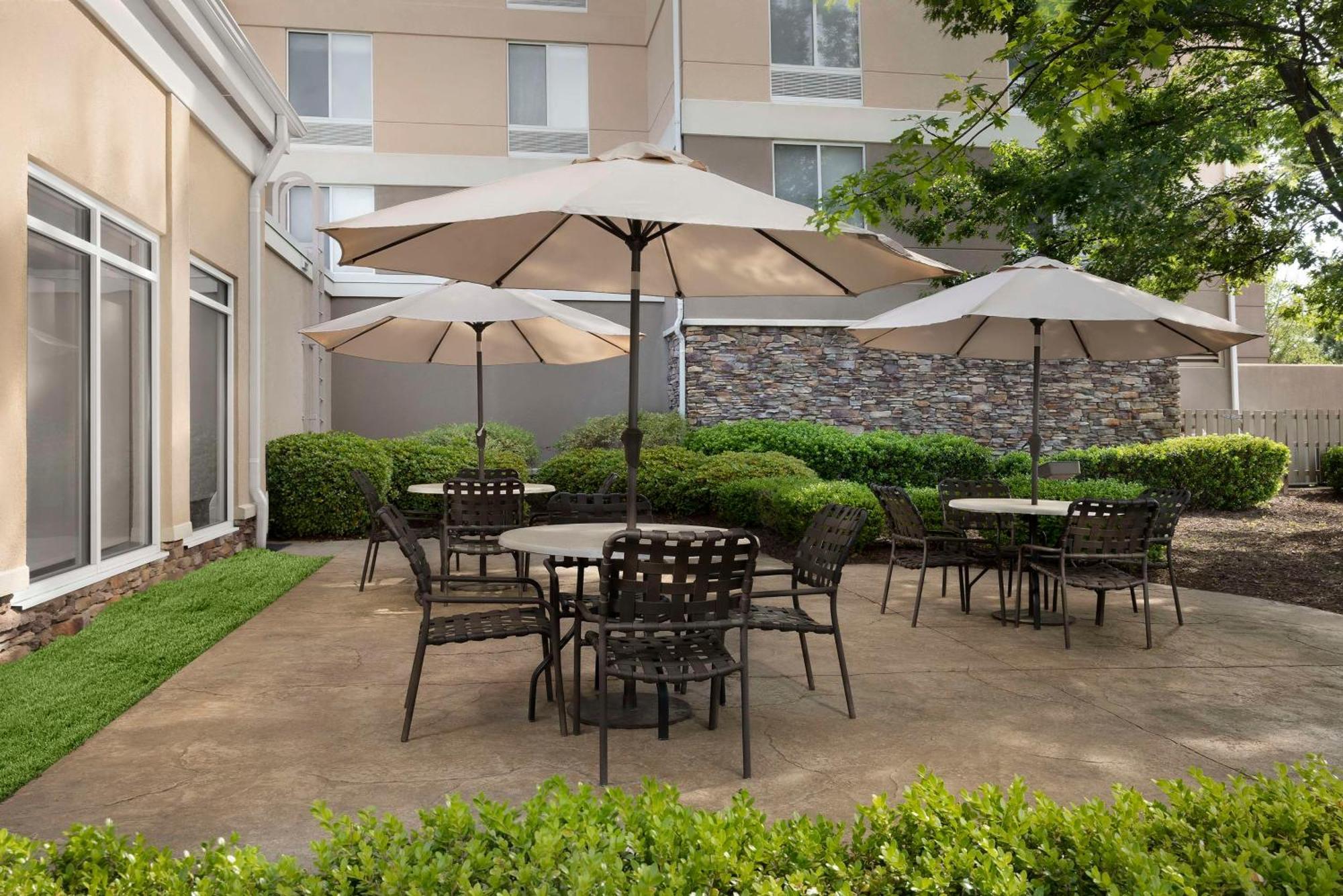 Hilton Garden Inn Raleigh Capital Blvd I-540 Exterior foto