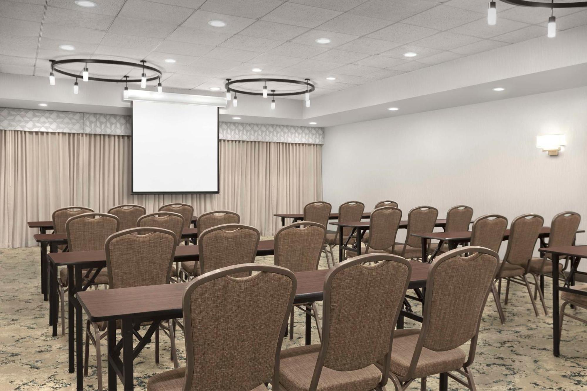 Hilton Garden Inn Raleigh Capital Blvd I-540 Exterior foto