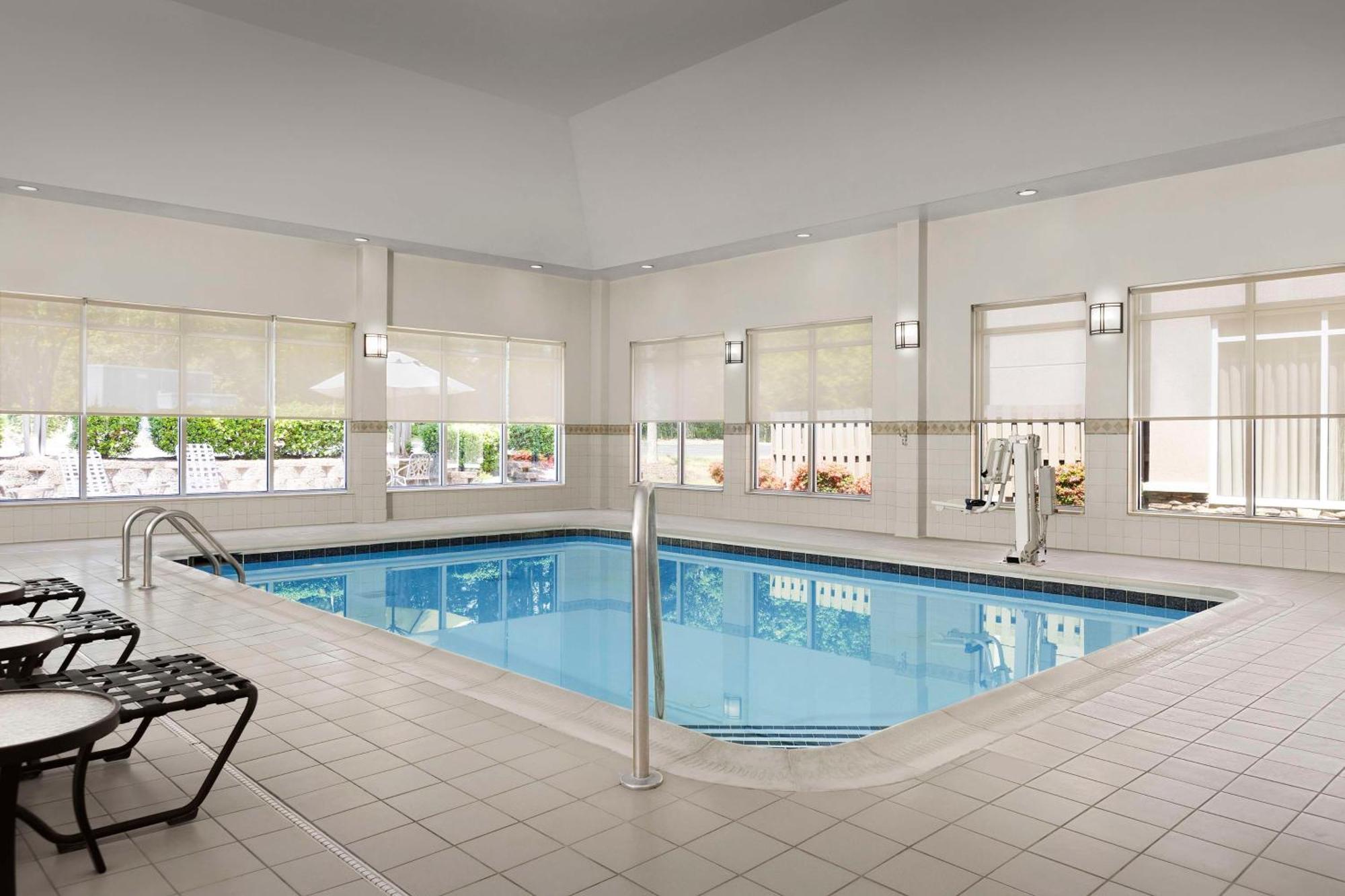 Hilton Garden Inn Raleigh Capital Blvd I-540 Exterior foto