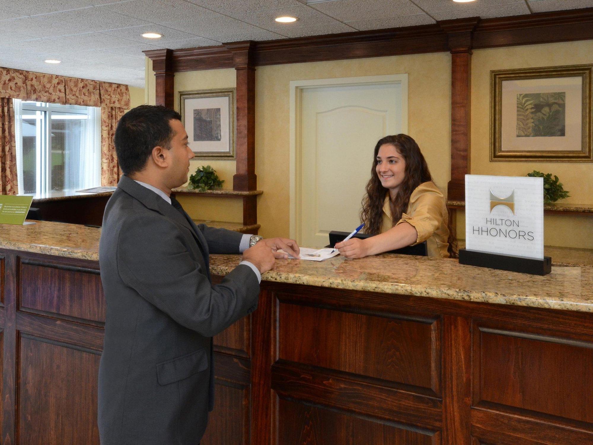 Hilton Garden Inn Raleigh Capital Blvd I-540 Exterior foto